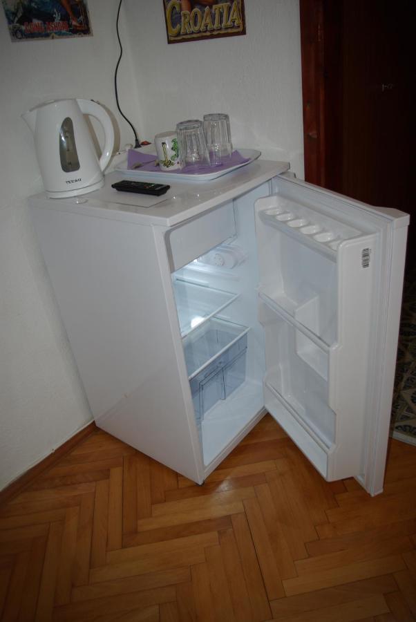 Rooms Tia Baška Voda Eksteriør billede